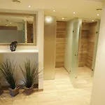 Acqua Yachthotel & Restaurant Hotel 4*