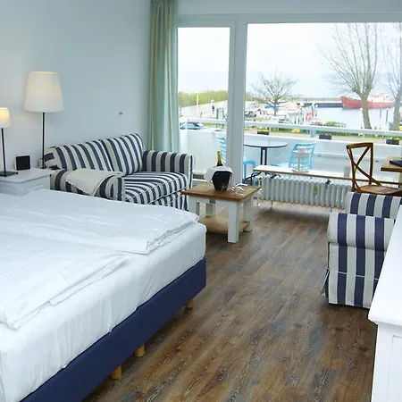 Acqua Yachthotel & Restaurant Отель
