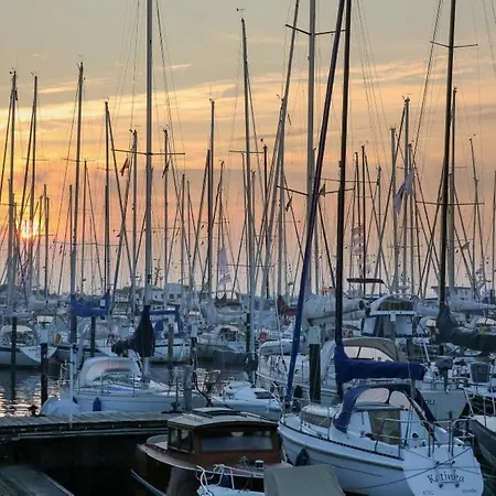 Hotel Acqua Yachthotel & Restaurant 4*