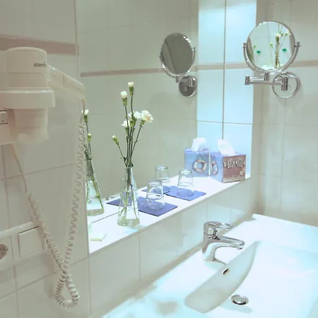 Acqua Yachthotel & Restaurant Strande