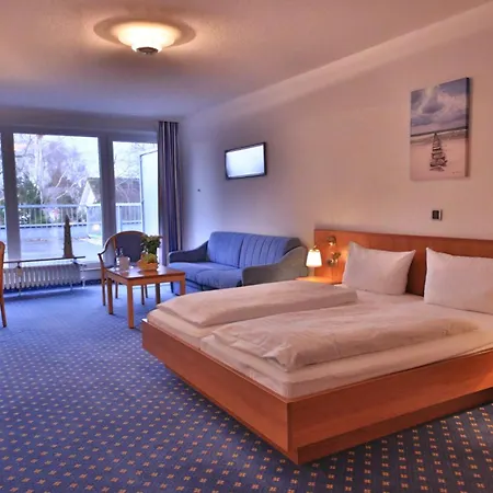 Acqua Yachthotel & Restaurant Штранде
