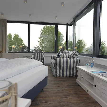 Acqua Yachthotel & Restaurant Szálloda Strande