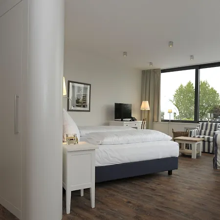 Hotel Acqua Yachthotel & Restaurant