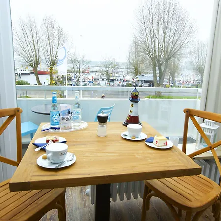 Acqua Yachthotel & Restaurant 4*