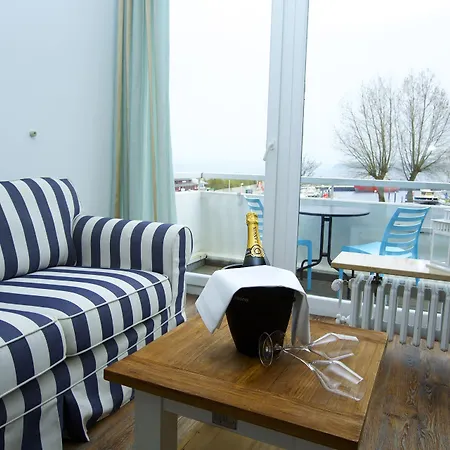 Hotel Acqua Yachthotel & Restaurant