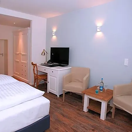 Acqua Yachthotel & Restaurant מלון שטרנדה