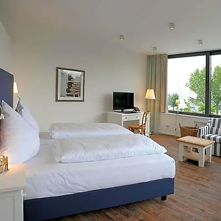 Acqua Yachthotel & Restaurant שטרנדה