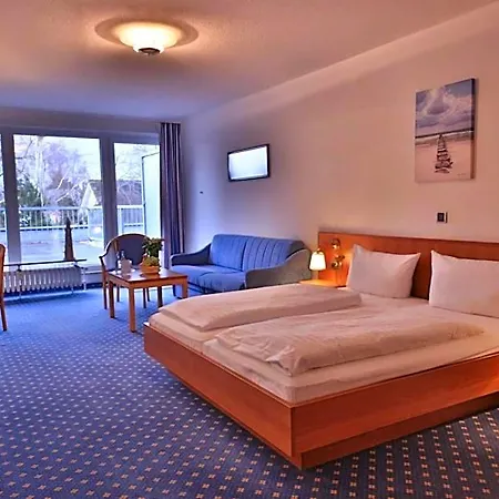 Acqua Yachthotel & Restaurant מלון שטרנדה