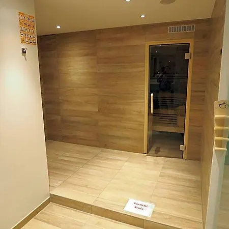 Acqua Yachthotel & Restaurant شتراند