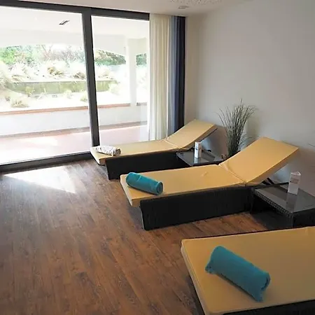 Acqua Yachthotel & Restaurant 4*