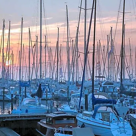 فندق Acqua Yachthotel & Restaurant