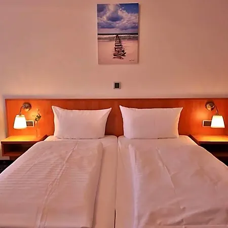 فندق Acqua Yachthotel & Restaurant شتراند