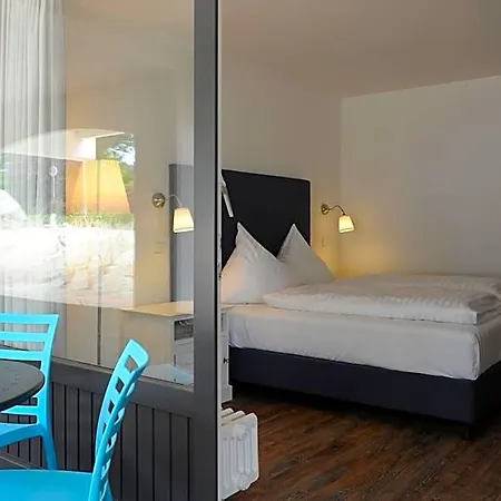 Acqua Yachthotel & Restaurant 4* شتراند