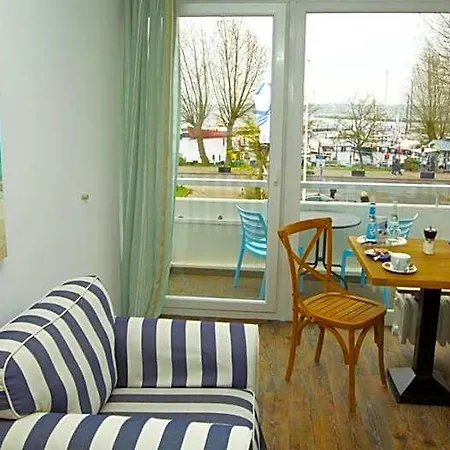 Acqua Yachthotel & Restaurant فندق