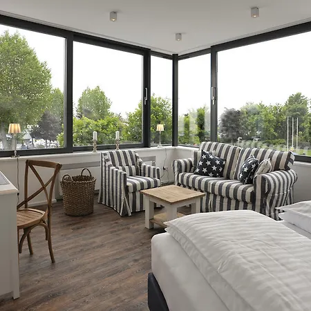 Acqua Yachthotel & Restaurant Strande