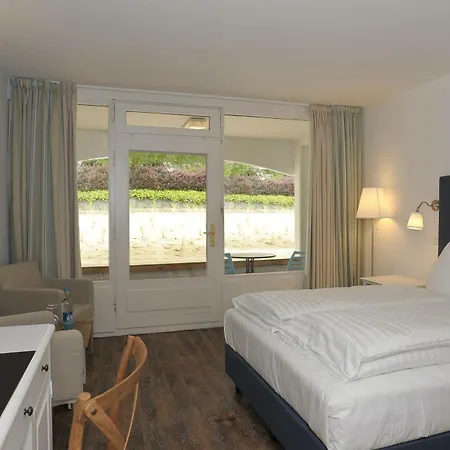 Acqua Yachthotel & Restaurant Отель Штранде