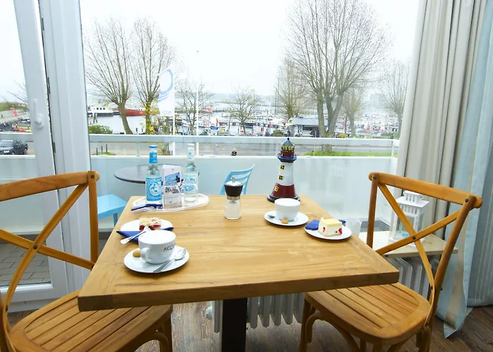 Acqua Yachthotel & Restaurant 4*